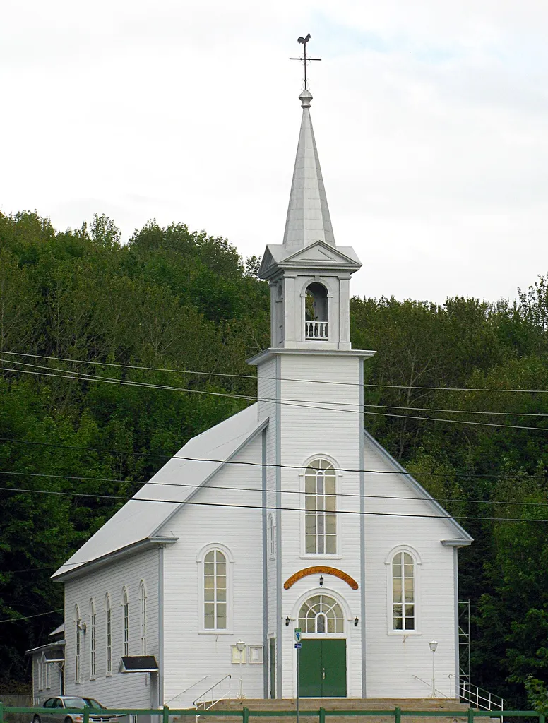 Notre-Dame-des-Neiges est une municipalité faisant partie de la municipalité régionale de comté de Les Basques, au Québec (Canada), située dans la région administrative du Bas-Saint-Laurent.