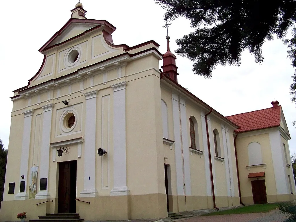 Niemojki - kościół parafialny p.w. śś. Piotra i Pawła, widok od frontu (zabytek nr 506/62)