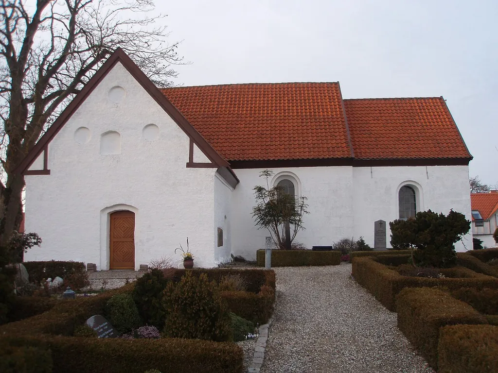 w:da:Elev Kirke set fra kirkegården