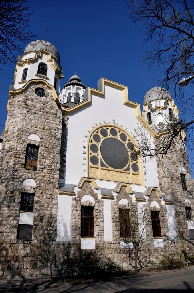 Pentecostal church (former synagogue) in Román street, Budapest District X