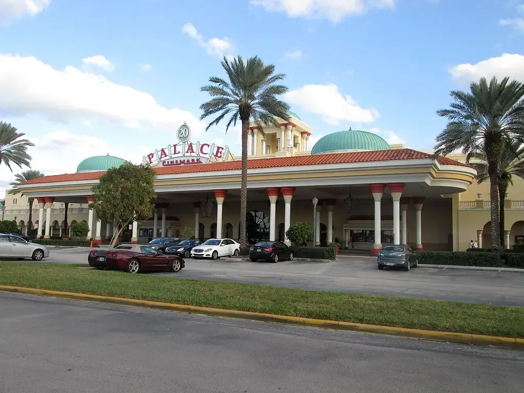 Cinemark Palace 20