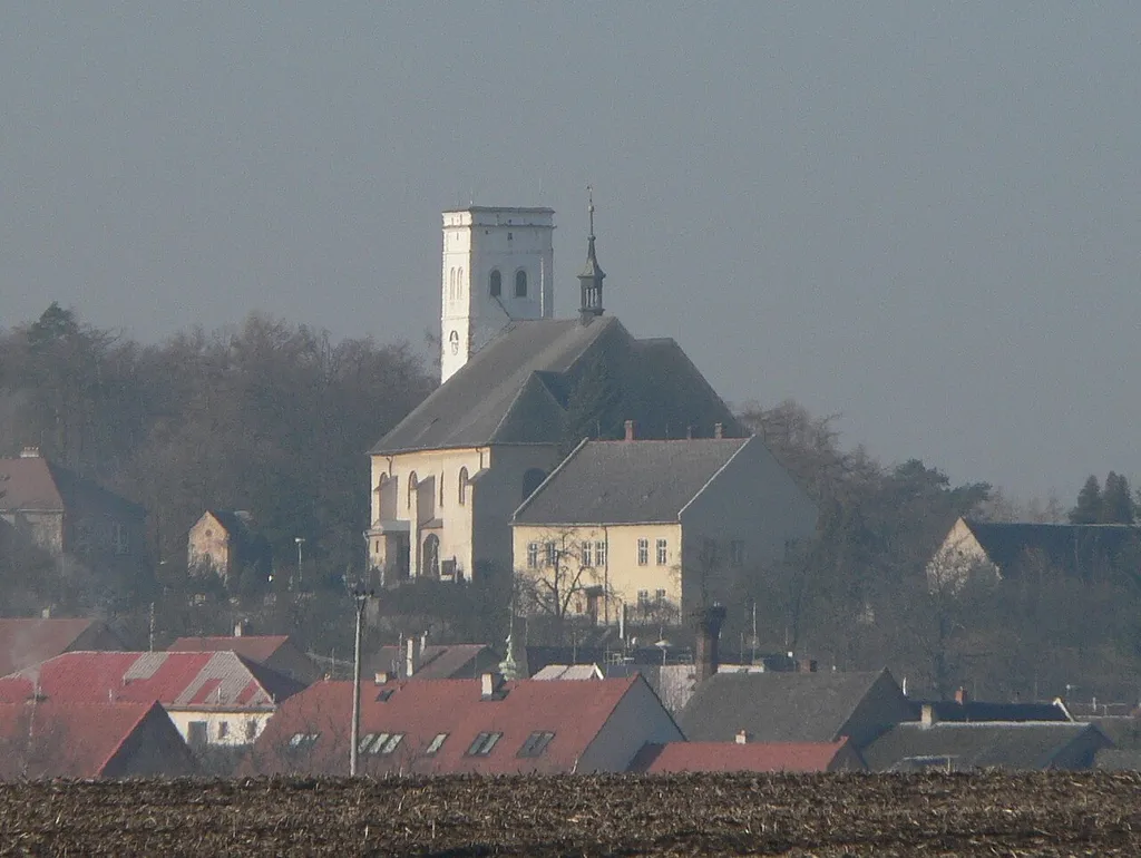 Kostel svatého Petra a Pavla (Medlov)