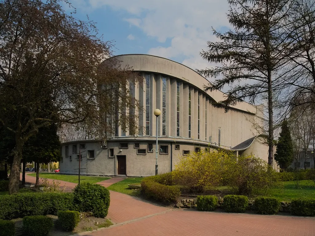 Holy Spirit church abse in Chorzów, 104 Henryka Dąbrowskiego Street, seen from west.