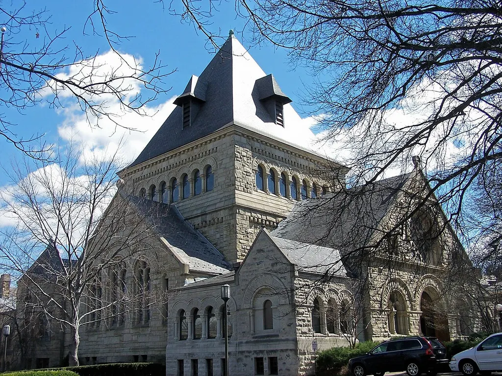 Shadyside Presbyterian Church in Pittsburgh - a refined example of Richardsonian Romanesque Revival architecture, designed by Richardson's successor firm: Shepley, Rutan &amp; Coolidge. Completed 1890. Structure at front corner added by 1983. Church Architecture Site