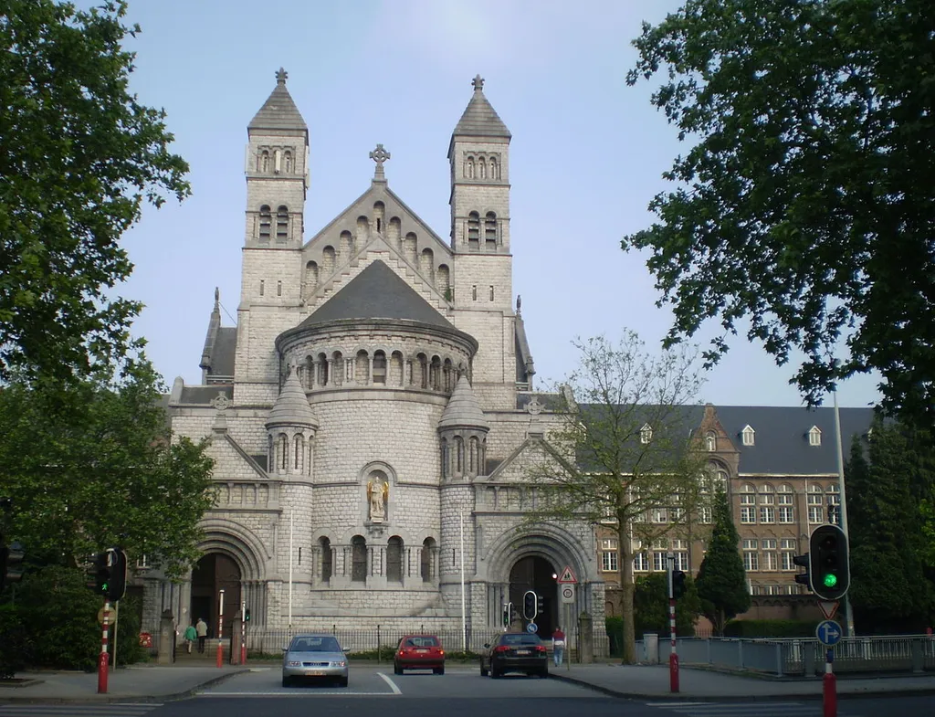 Collège Saint Michel et église Saint Jean Berchmans à Etterbeek, Bruxelles