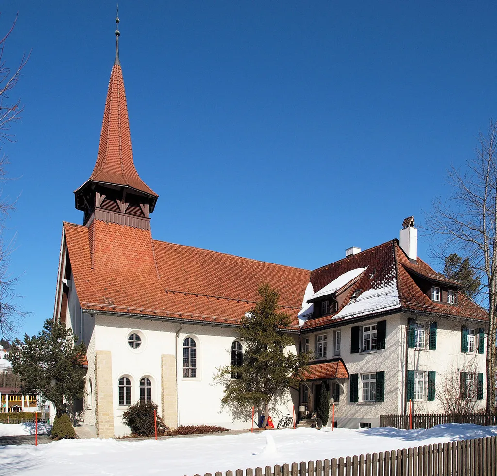 Die Reformierte Kirche von Appenzell, mit angebauten Pfarrhaus. Erbaut zwischen 1908 und 1908 noch den Plänen von 1907 von Emmanuel La Roche und Adolf Stählin.
