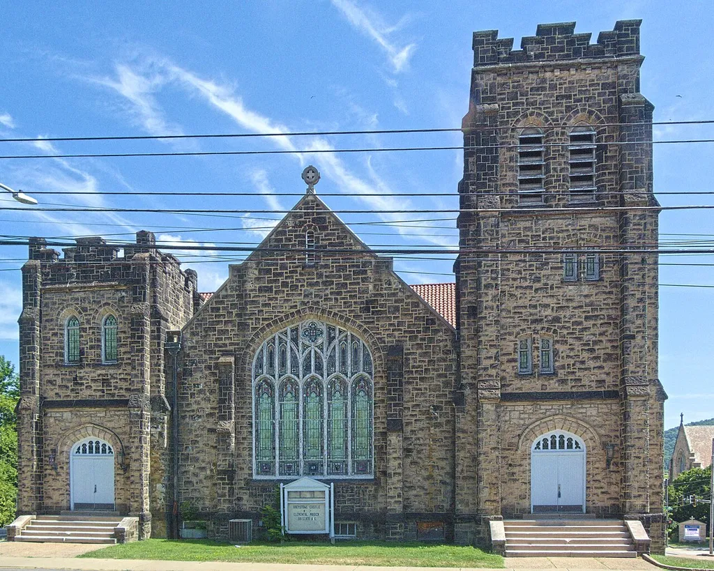 Former First United Presbyterian Church, Coraopolis, Pennsylvania. It was built in 1915; the architect was Thomas Hannah.