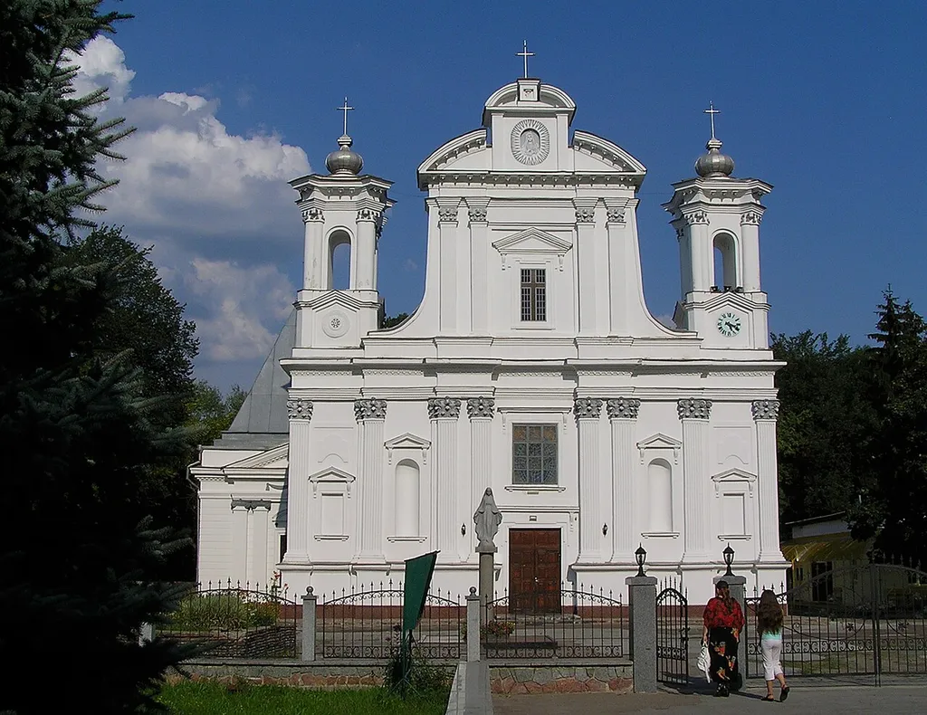 Костел кінця 17ст. по вул. Дарбіняна,7 у м.Коростишів Житомирської обл.