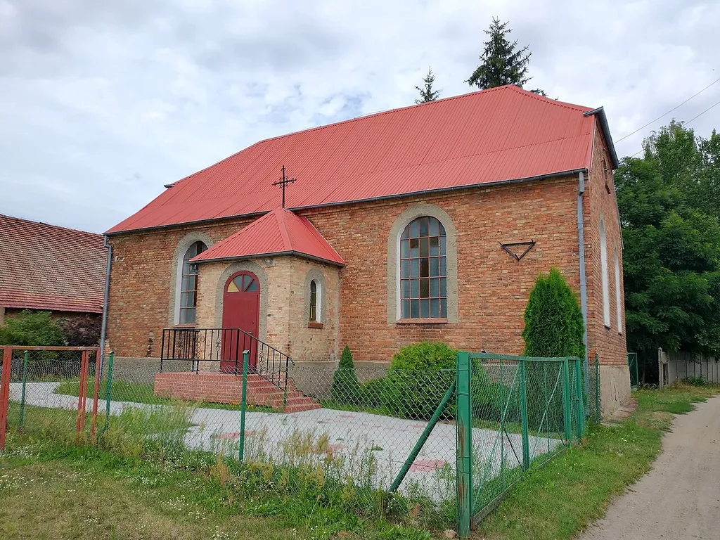 Kościół Świętej Rodziny w Gajcu koło Kunowic.