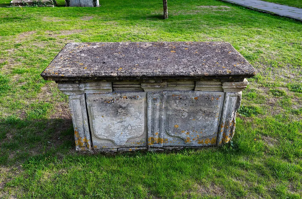 Malmesbury: GROUP OF 3 CHEST TOMBS APPROXIMATELY 40 METRES SOUTH OF ABBEY CHURCH