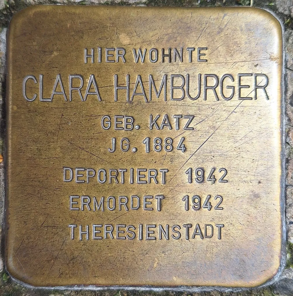 Hier wohnte, Clara Hamburger, geb. Katz, Jg. 1884, deportiert 1942, ermordet 1942, Theresienstadt