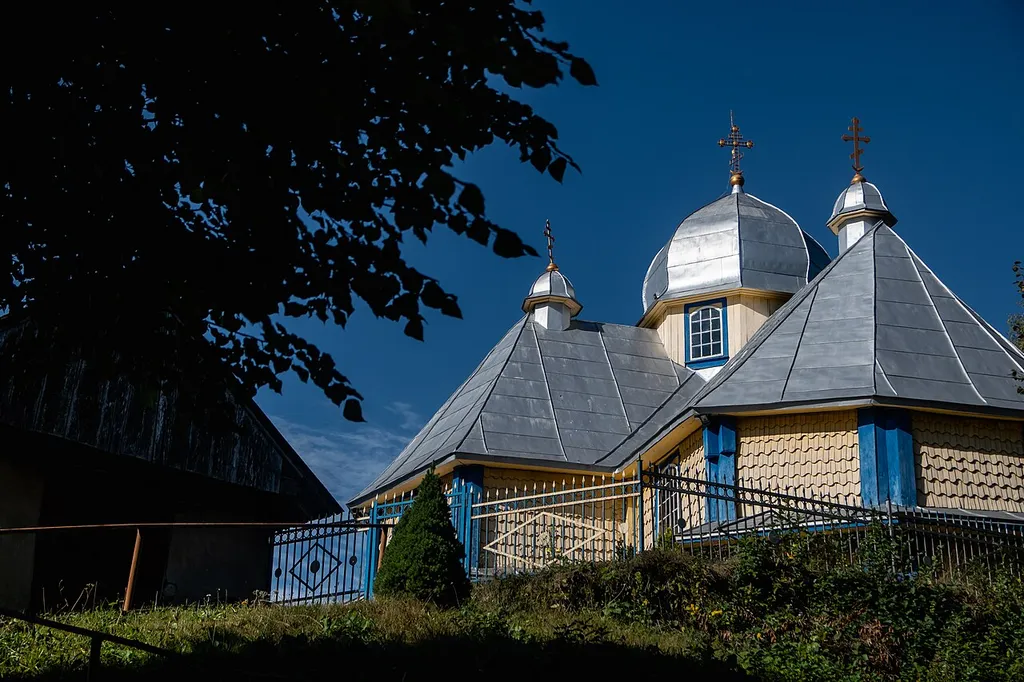 Церква Святого Івана Хрестителя, Ямельниця, у центрі села, біля цвинтаря