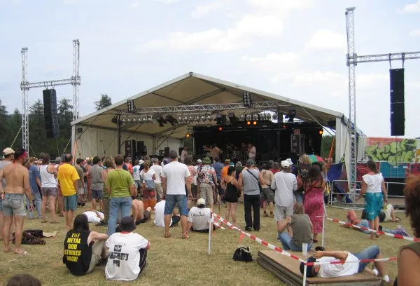 Die Hauptbühne des Burg Herzberg Festivals