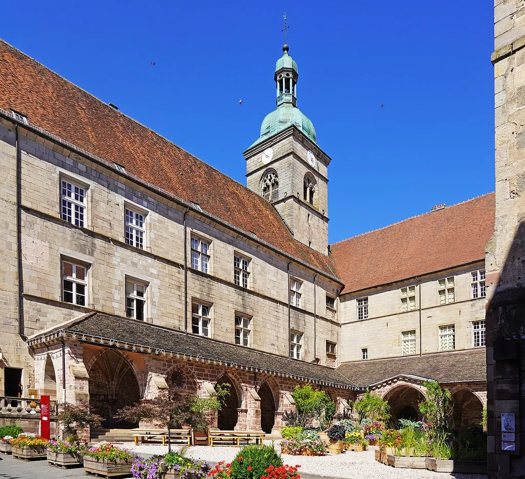 L'ancien monastère de Luxeuil-les-Bains.