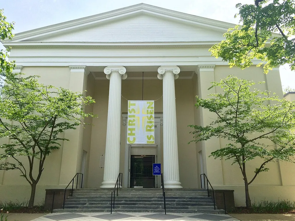 The front of Nassau Presbyterian Church in Princeton, New Jersey