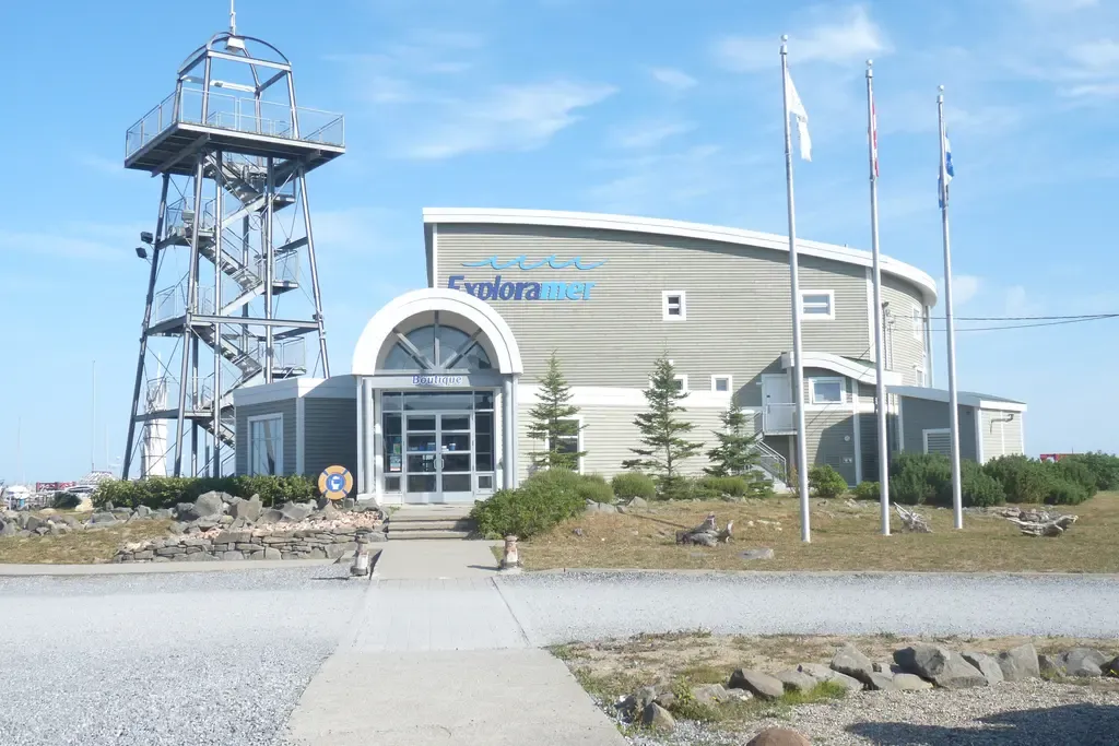 Édifice du musée-aquarium Exploramer à Sainte-Anne-des-Monts