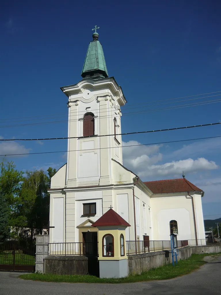 This media shows the protected monument with the number 305-154/0 CHMSK/305-154/0,CHMSK/305-154(other) in the Slovak Republic.