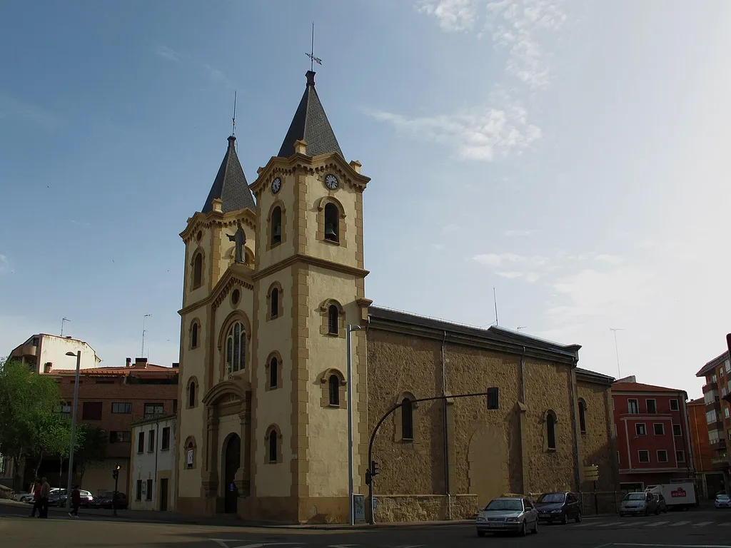 La Iglesia de San Lázaro es un templo ubicado en el barrio del mismo nombre, en la ciudad de Zamora (España). Esta foto participa en el juego En un lugar de Flickr