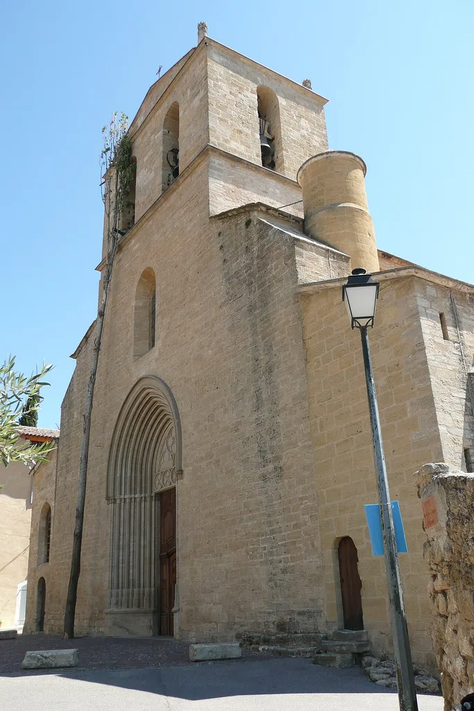 Église Notre-Dame-de-Beaulieu de Cucuron (Vaucluse, France).