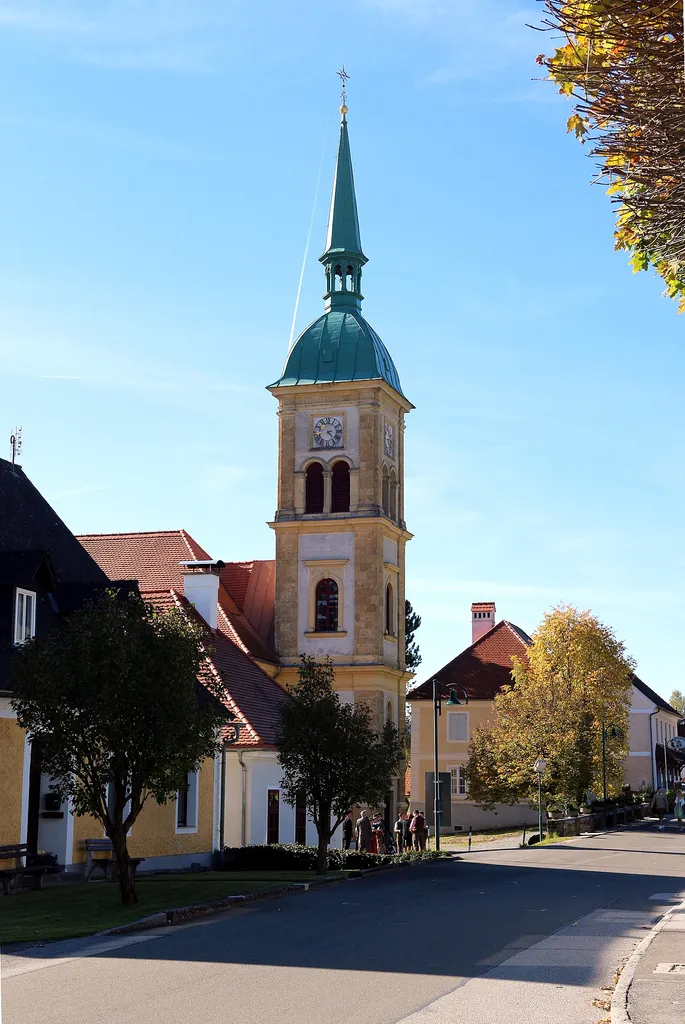 Kath. Pfarrkirche hl. Florian in Rettenegg, Steiermark. Ansicht von Nordosten.