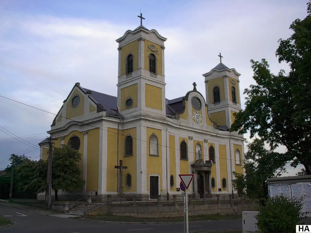 A dunakeszi Szent Mihály-templom (2019)