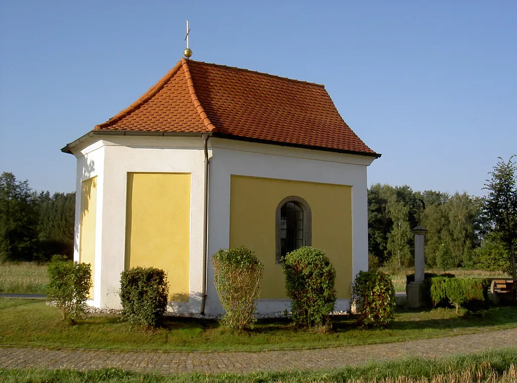 Sebastianskapelle an der Straße nach Burgtreswitz