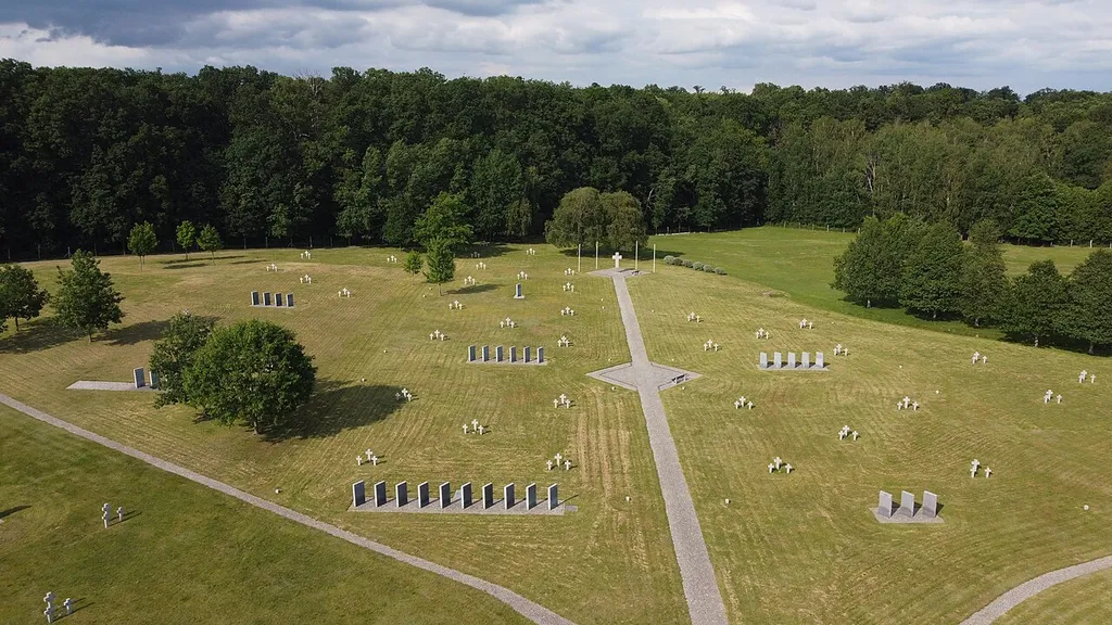 German War Cemetery Stare Czarnowo (in Glinna, Stare Czarnowo Commune)