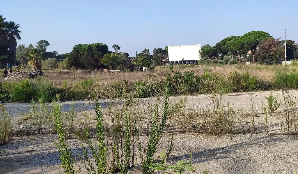 Cinema Metro Drive-In