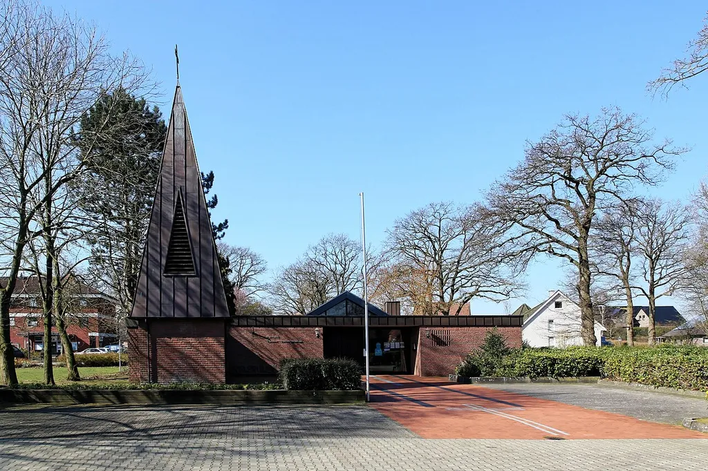 Emmauskirche, An der Emmauskirche in Dörpen