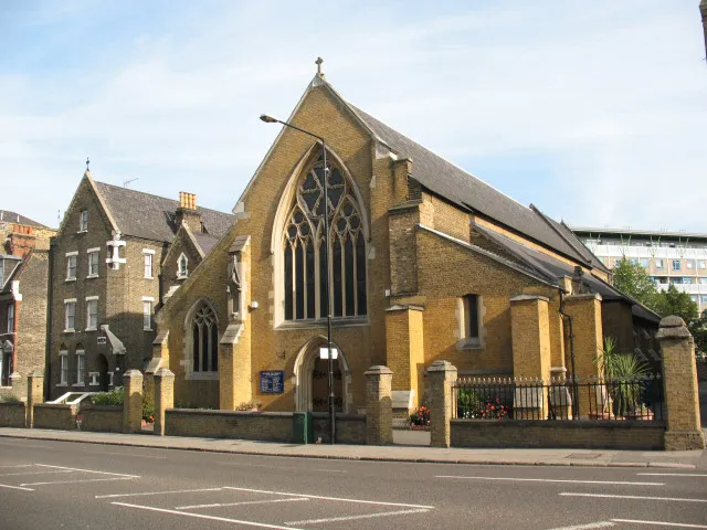 St Peter's church, Woolwich A Catholic church near the town centre.