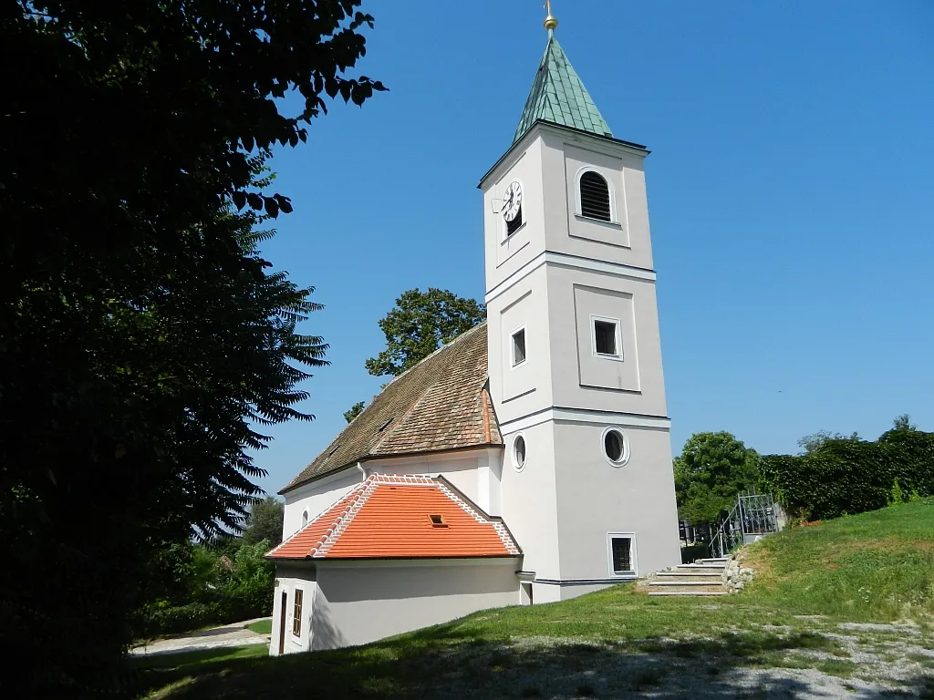 Katholische Pfarrkirche hll. Peter und Paul in Stixneusiedl.
