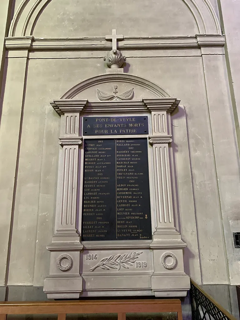 Monument aux morts de la Première Guerre mondiale, intérieur de l'église Notre-Dame de l'Assomption, Pont-de-Veyle.