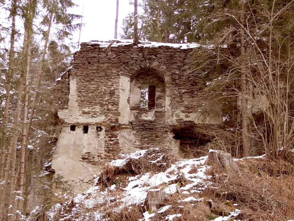 Burgruine Neu- Leonrod (Neu- Leonroth), Innenseite des Wohnturms