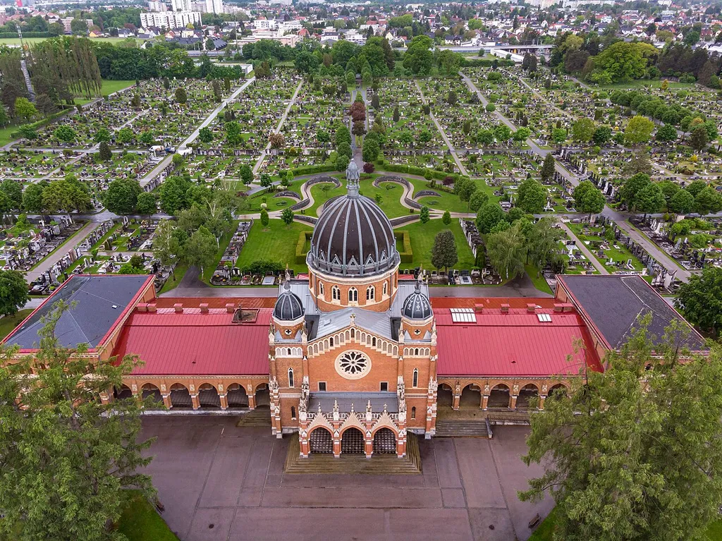 Kirche zum gekreuzigten Heiland