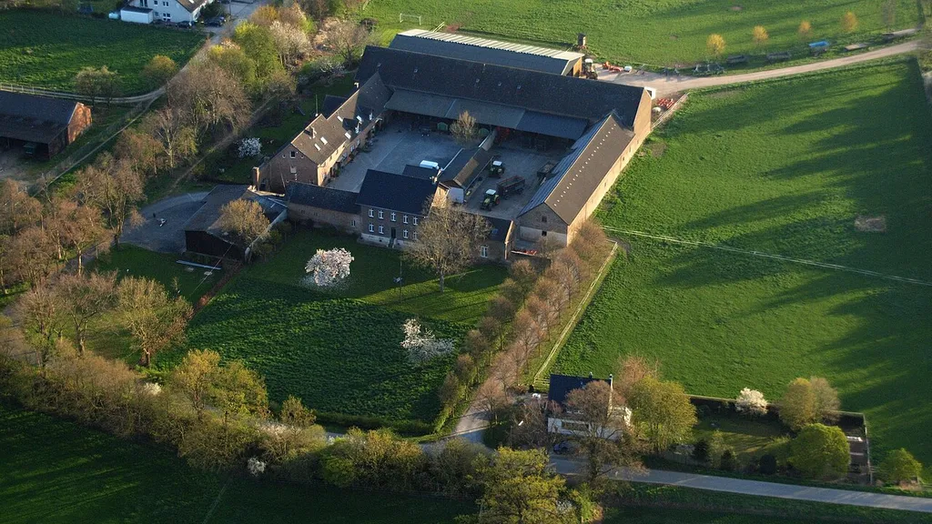 Burg Mülheim, Luftaufnahme (2015)