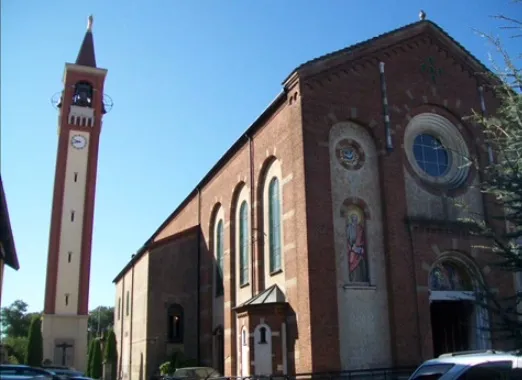 Esterno della chiesa parrocchiale dei Santi Carlo e Luigi - Pontevecchio - Magenta (MI)