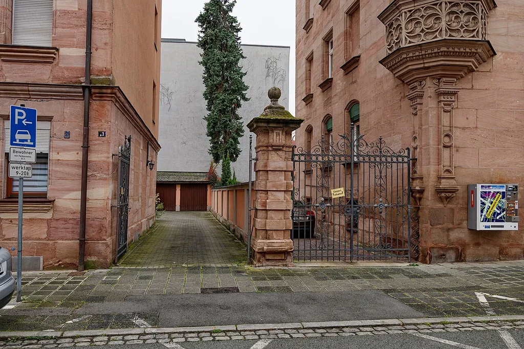 Gartentor Penzstraße 9; Poppenreuther Straße 24 a in Nürnberg