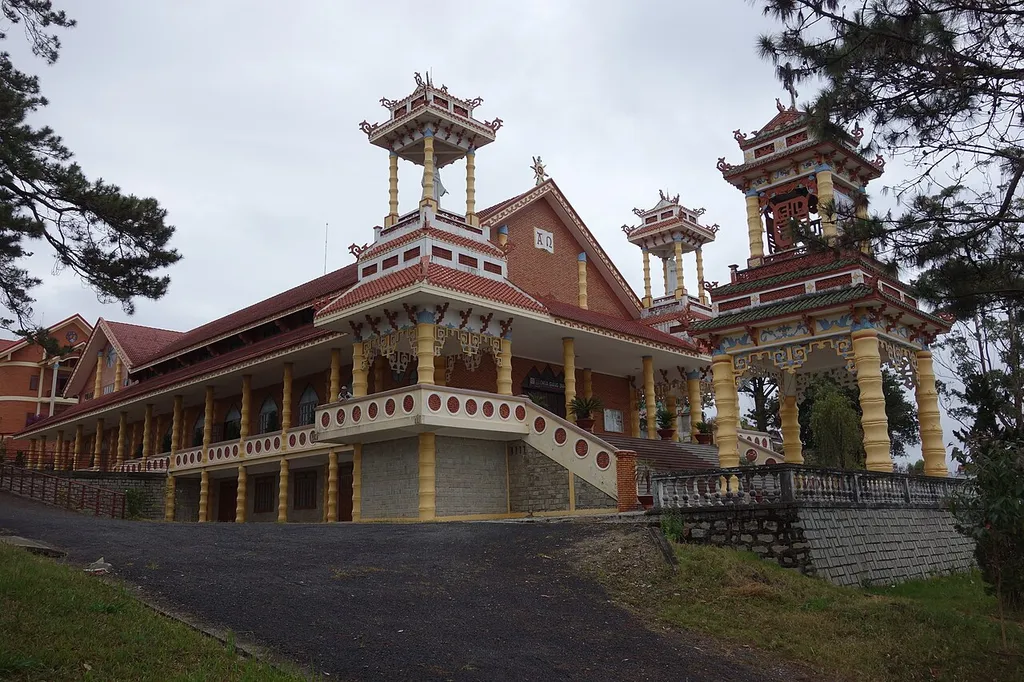 Dalat Du Sinh Church