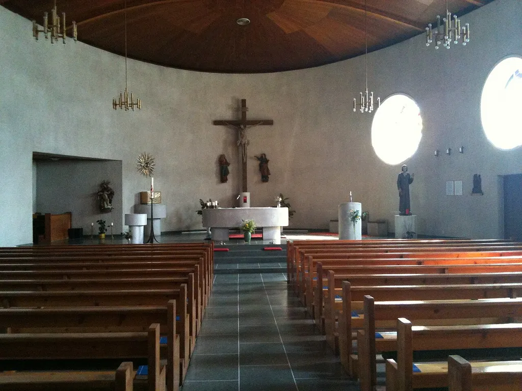 römisch-katholische Pfarrkirche in Albinen, Kanton Wallis