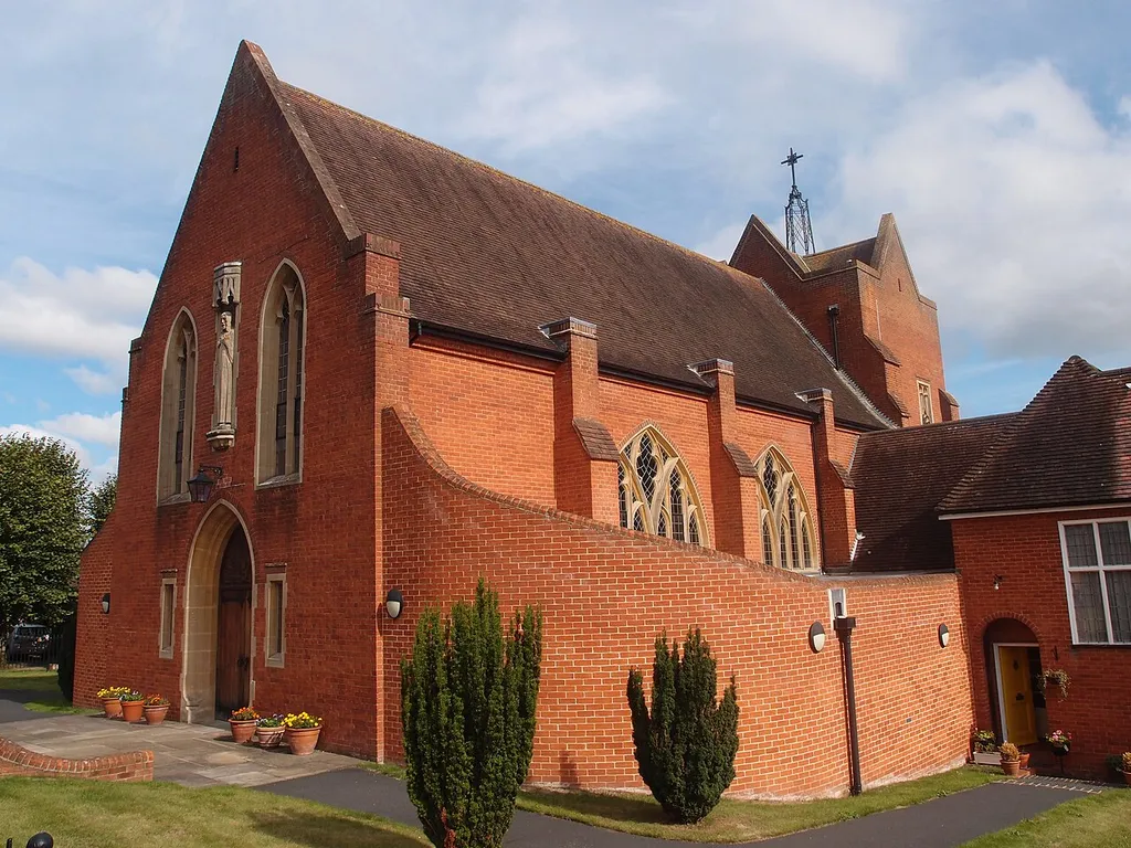 Roman Catholic church of the Sacred Heart, Vicarage Road, Henley-on-Thames, Oxfordshire, seen from the south