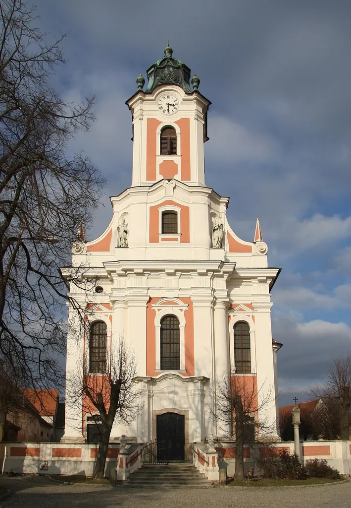 Overview of church of Saint Leonard in Kdousov, Třebíč District.