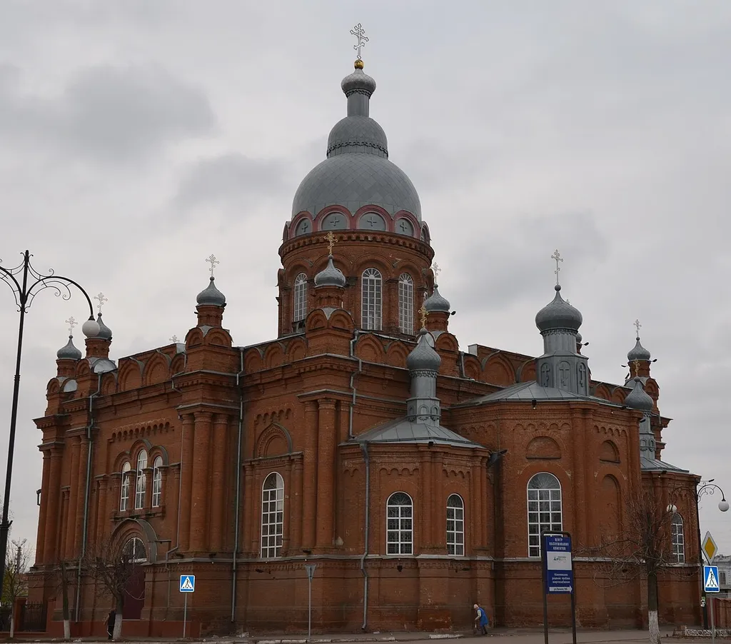 Собор Троицы Живоначальной в городе Обояни Курской области. Памятник архитектуры регионального значения.
