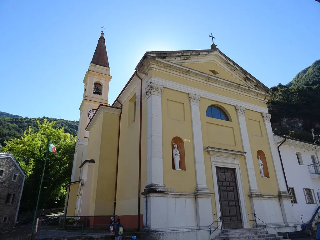 Peri (Dolcè, Veneto, Italy), Saints Philip and James church