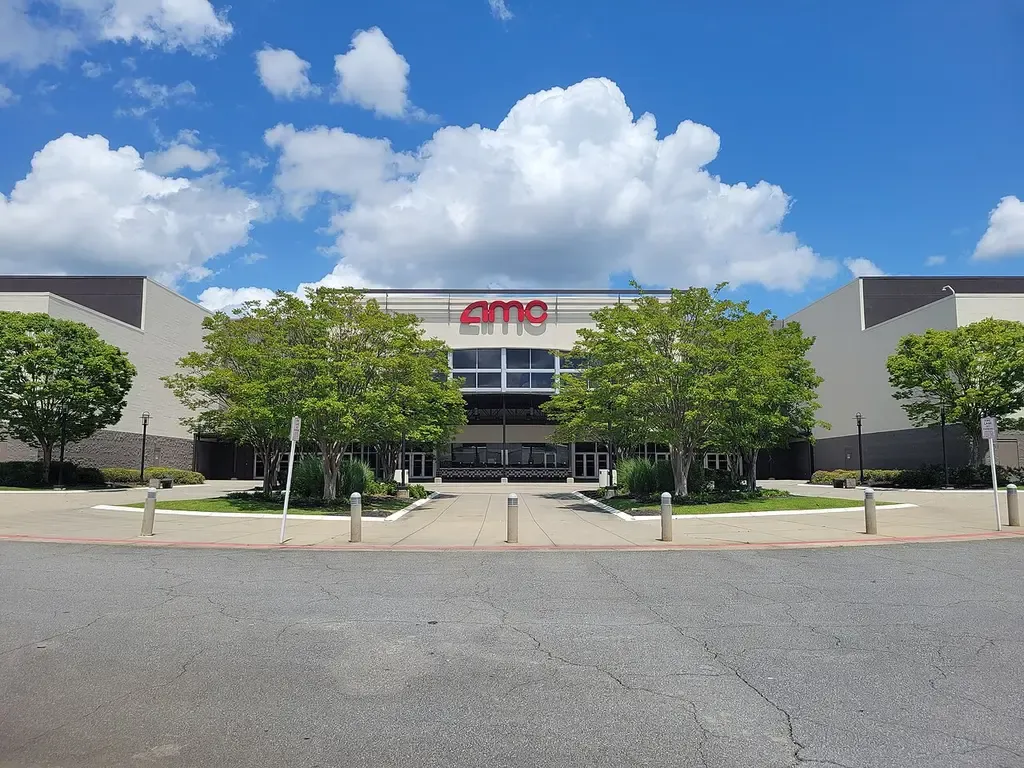 AMC Barrett Commons 24