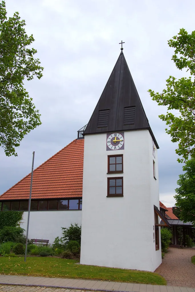 Die Martin-Luther-Kirche in Postbauer-Heng: