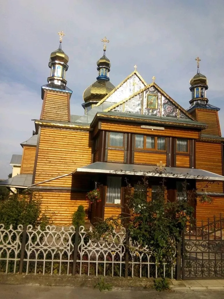 Церква Введення в храм Пречистої Діви Марії (дер.), смт. Отинія,
