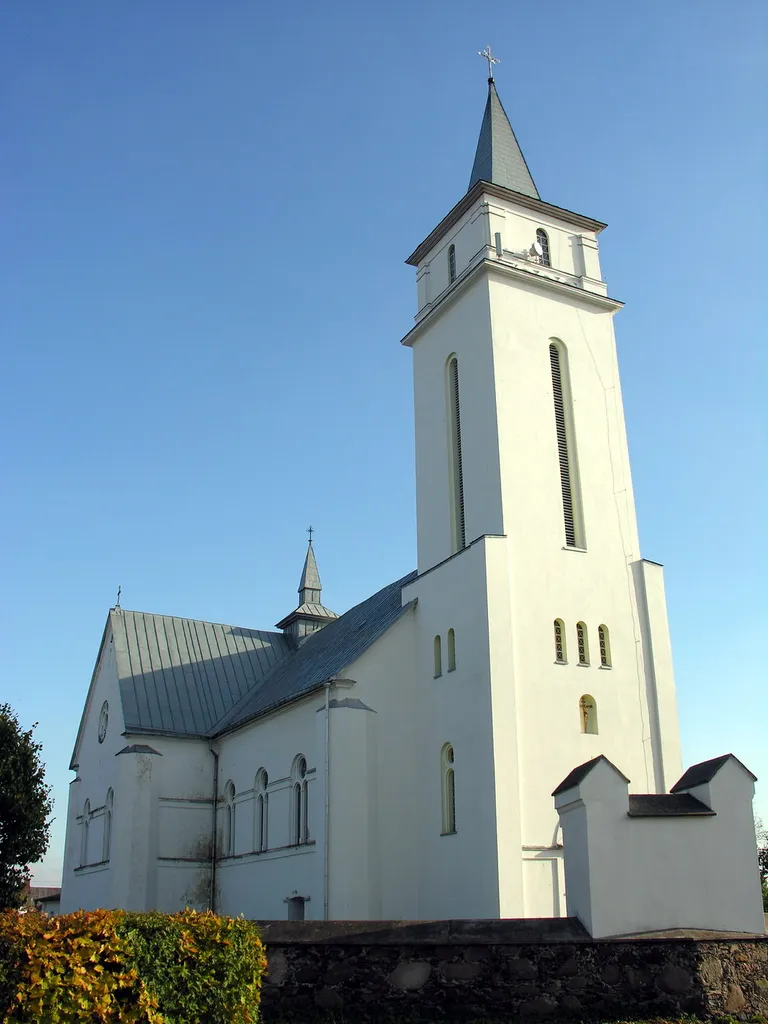 Viekšnių Šv. Jono Krikštytojo bažnyčia Foto: Algirdas, 2005 m. spalio 20 d., Lietuva