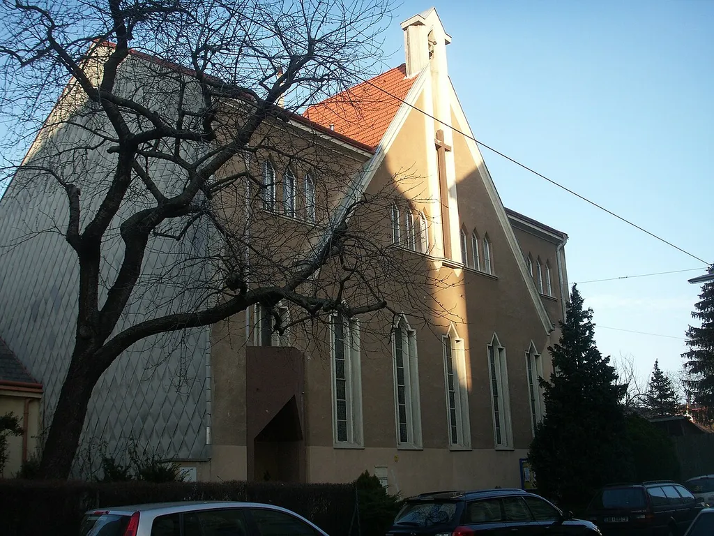 Kreuzkirche in Penzing, Wien, 14. Bez., Cumberlandstraße 48 This media shows the protected monument with ObjektID 24602 in Austria. (Commons, de, Wikidata)