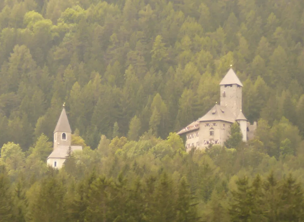 Neuhaus Castle