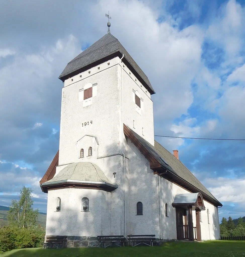 Lomen kirke, Vestre Slidre